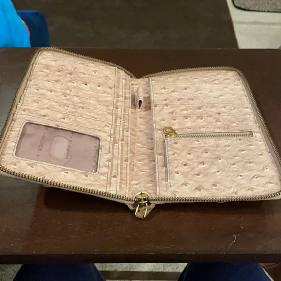 Marc by Marc Jacobs open wallet - Picture 2 of 3